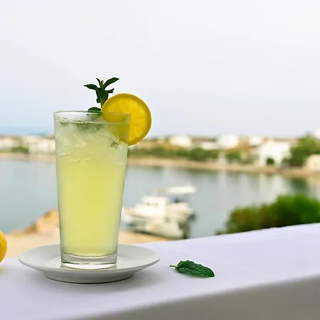 Alojamento de Acomodação e Pequeno-almoço Beachfront Bocamviglies - Bespoke View Naousa